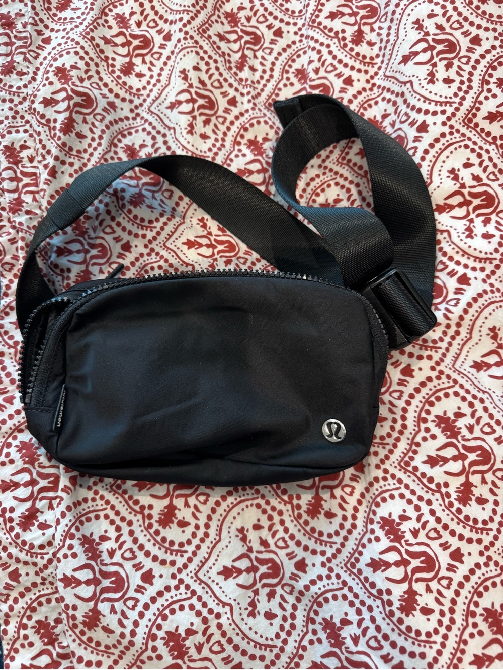 lululemon athletica Black Compact Belt Bag with Adjustable Strap